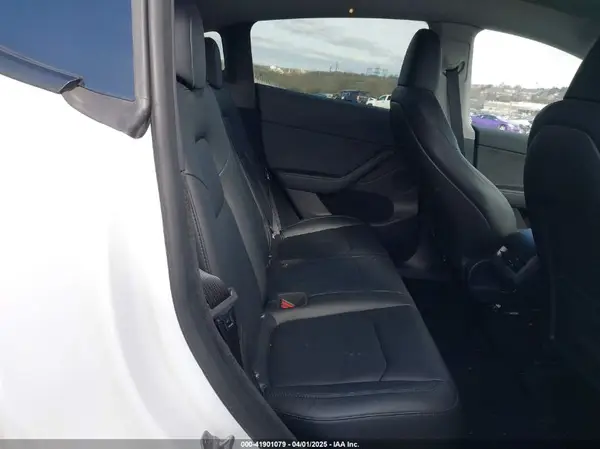 7SAYGDEE2PA059668 2023 TESLA MODEL Y - Image 8
