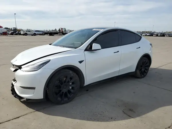 7SAYGDEE2PA065048 2023 TESLA MODEL Y - Image 1