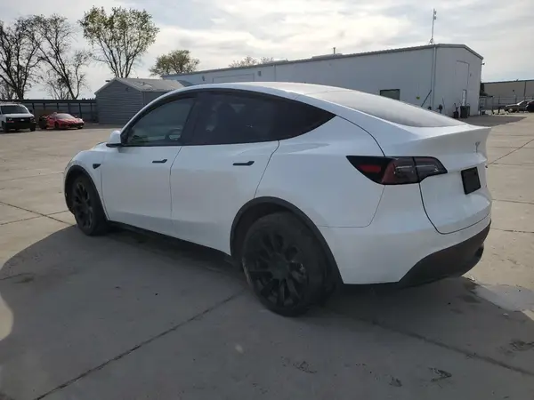 7SAYGDEE2PA065048 2023 TESLA MODEL Y - Image 2