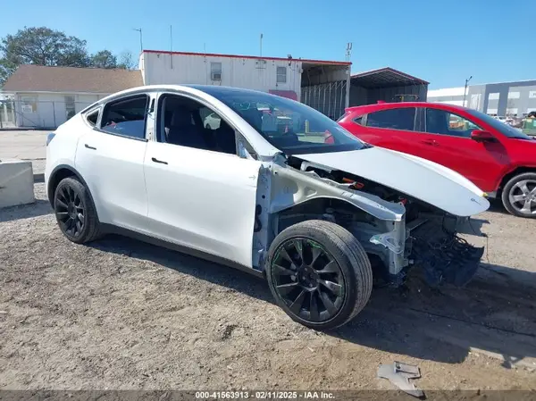 7SAYGDEE2PA070217 2023 TESLA MODEL Y - Image 1