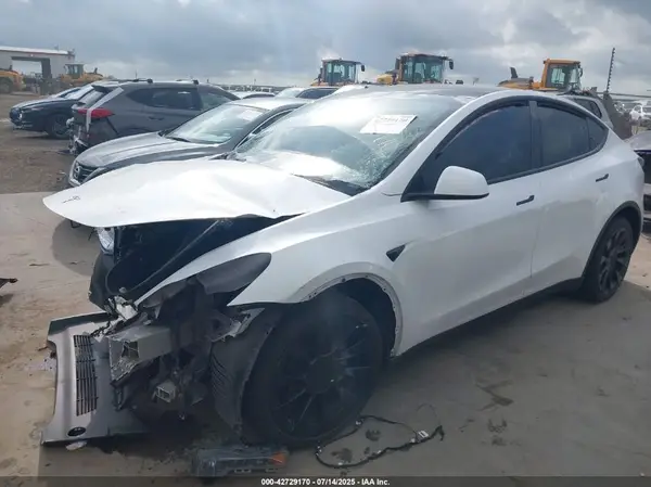 7SAYGDEE2PA071402 2023 TESLA MODEL Y - Image 2