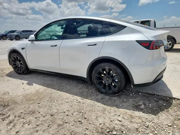 7SAYGDEE2PA072324 2023 TESLA MODEL Y - Image 2