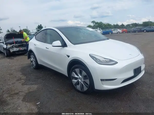 7SAYGDEE2PA073165 2023 TESLA MODEL Y - Image 1