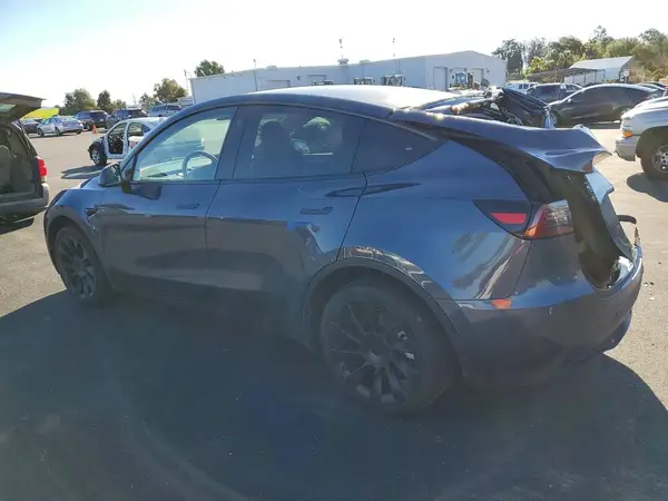 7SAYGDEE2PA074333 2023 TESLA MODEL Y - Image 2