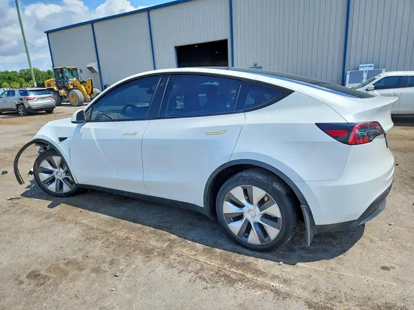 7SAYGDEE2PA079340 2023 TESLA MODEL Y - Image 2
