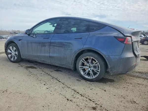7SAYGDEE2PA082271 2023 TESLA MODEL Y - Image 2
