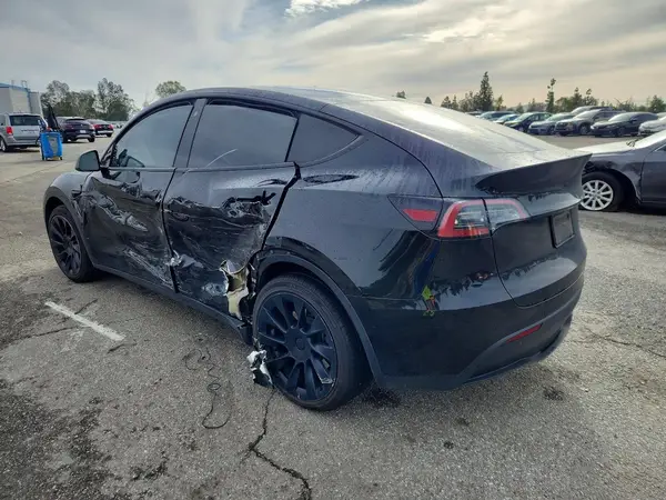 7SAYGDEE2PA082674 2023 TESLA MODEL Y - Image 2