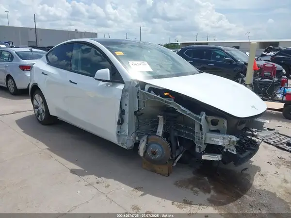 7SAYGDEE2PA088474 2023 TESLA MODEL Y - Image 1