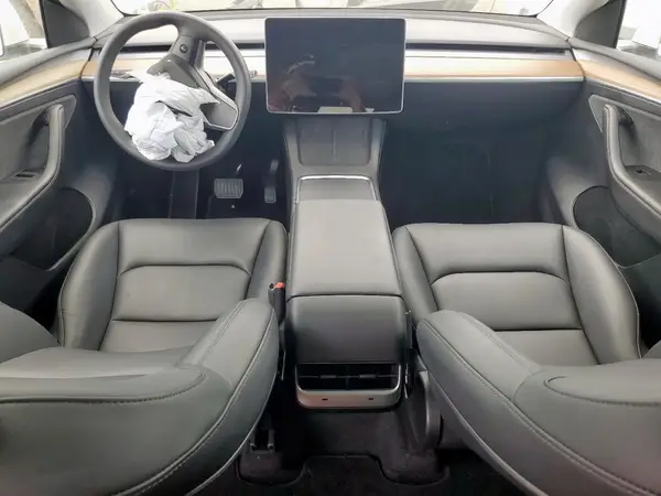 7SAYGDEE2PA102521 2023 TESLA MODEL Y - Image 8