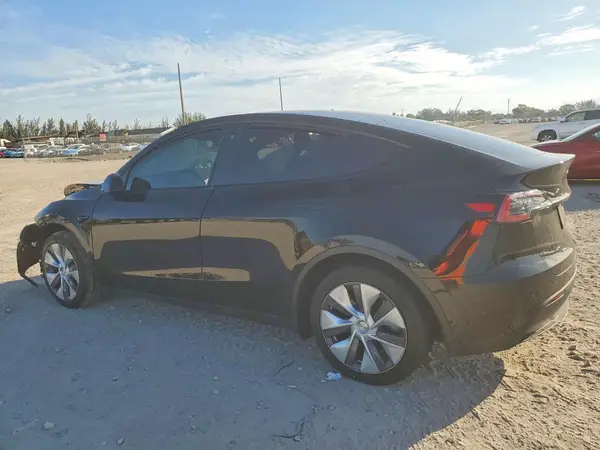 7SAYGDEE2PA102678 2023 TESLA MODEL Y - Image 2