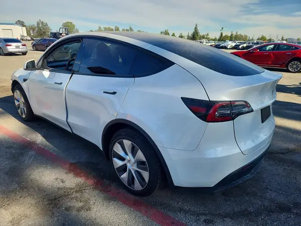 7SAYGDEE2PA118444 2023 TESLA MODEL Y - Image 2