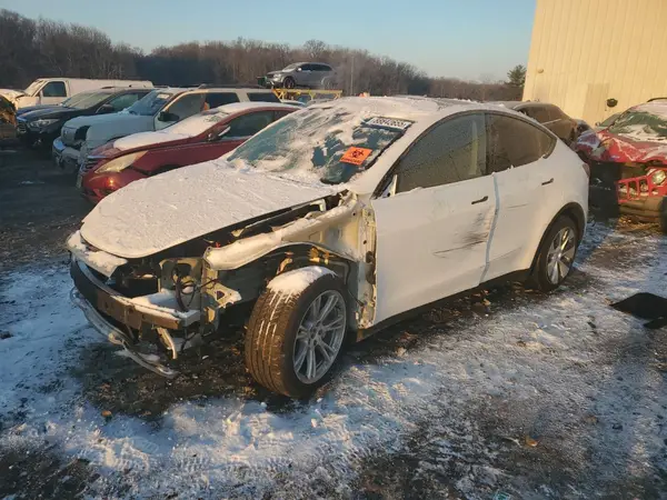 7SAYGDEE2PA121358 2023 TESLA MODEL Y - Image 1