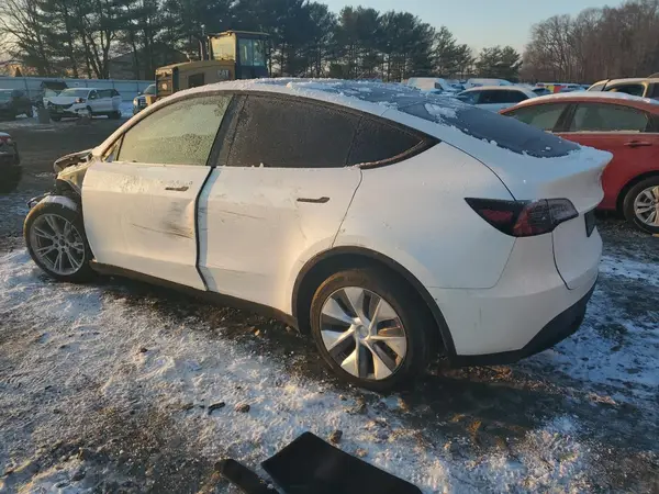 7SAYGDEE2PA121358 2023 TESLA MODEL Y - Image 2
