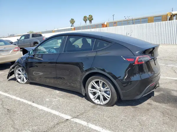 7SAYGDEE2PA125832 2023 TESLA MODEL Y - Image 2