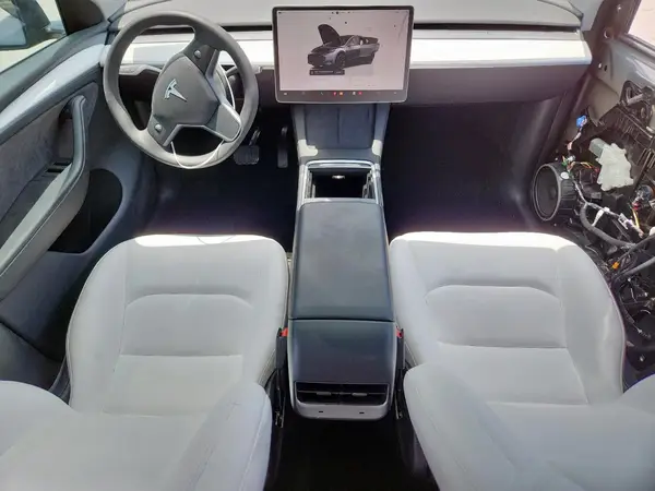 7SAYGDEE2PA130691 2023 TESLA MODEL Y - Image 8