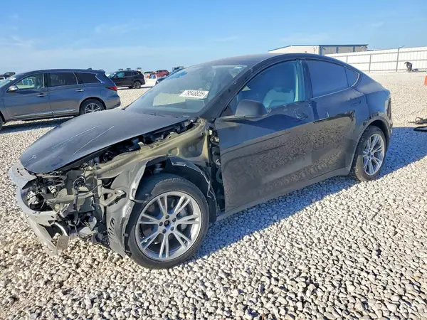 7SAYGDEE2PA136832 2023 TESLA MODEL Y - Image 1