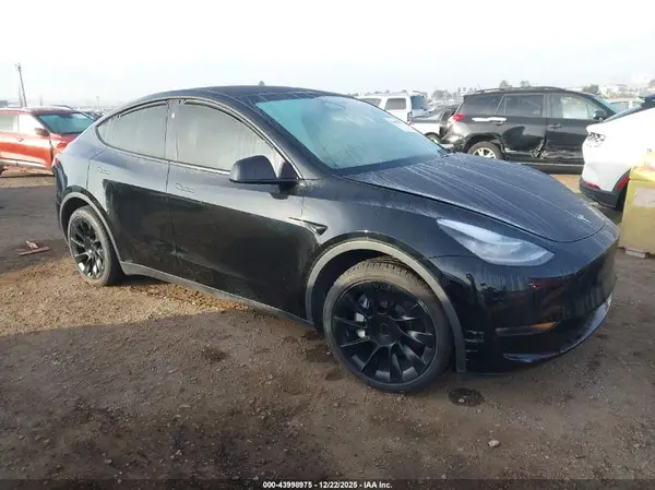 7SAYGDEE2PA142811 2023 TESLA MODEL Y - Image 1