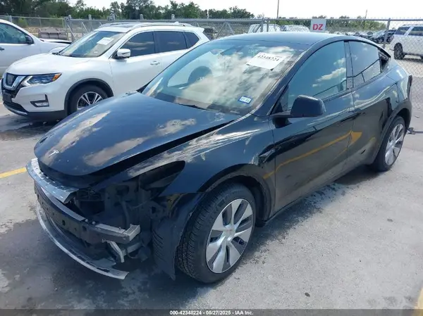 7SAYGDEE2PA157731 2023 TESLA MODEL Y - Image 2