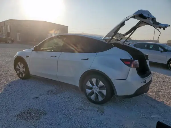 7SAYGDEE2PA166803 2023 TESLA MODEL Y - Image 2