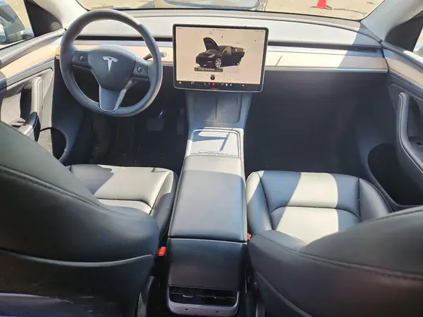 7SAYGDEE2PA170737 2023 TESLA MODEL Y - Image 8