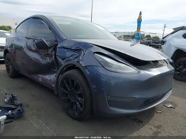 7SAYGDEE2PA176005 2023 TESLA MODEL Y - Image 1