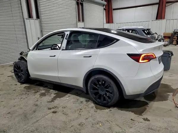 7SAYGDEE2PA176991 2023 TESLA MODEL Y - Image 2
