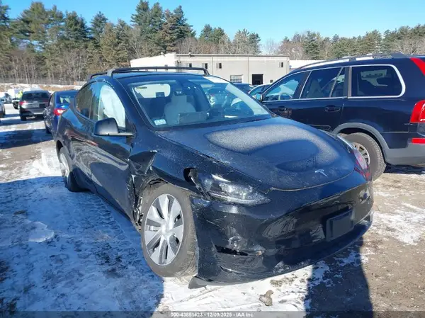 7SAYGDEE2PA186128 2023 TESLA MODEL Y - Image 1