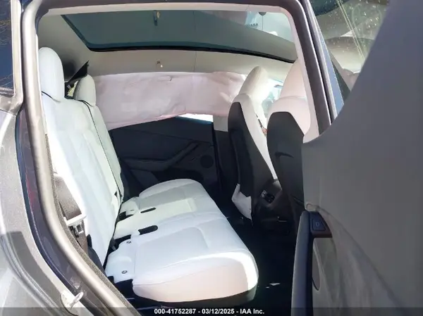 7SAYGDEE2PA186792 2023 TESLA MODEL Y - Image 8