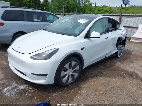 7SAYGDEE2PA192205 2023 TESLA MODEL Y - Image 2