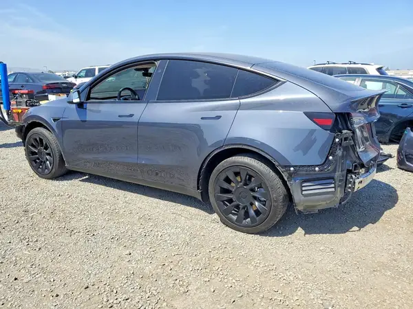 7SAYGDEE2PA196481 2023 TESLA MODEL Y - Image 2
