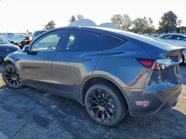 7SAYGDEE2PA196545 2023 TESLA MODEL Y - Image 2