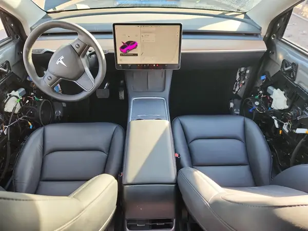 7SAYGDEE2PA199591 2023 TESLA MODEL Y - Image 8