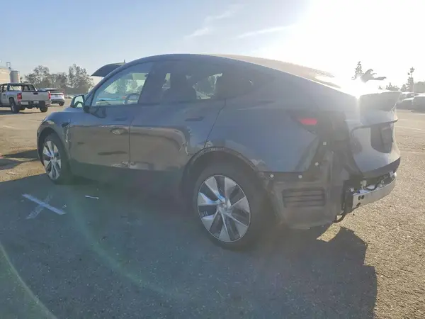 7SAYGDEE2PA200397 2023 TESLA MODEL Y - Image 2