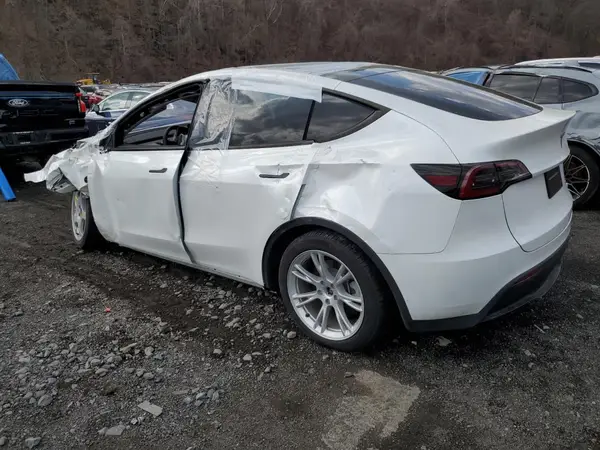 7SAYGDEE2PA207351 2023 TESLA MODEL Y - Image 2
