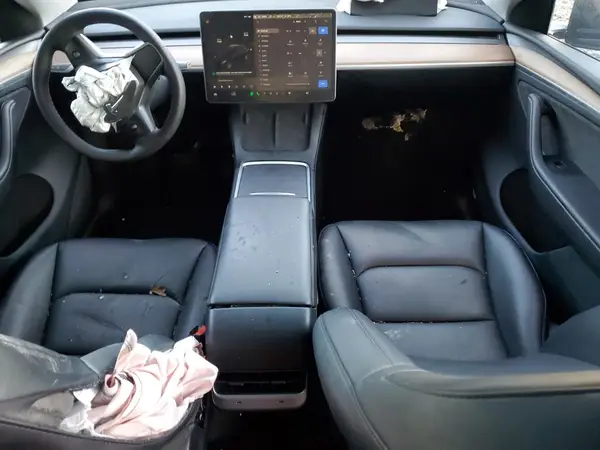 7SAYGDEE2PA210900 2023 TESLA MODEL Y - Image 8