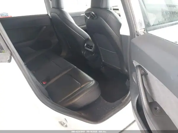 7SAYGDEE2PF589447 2023 TESLA MODEL Y - Image 8