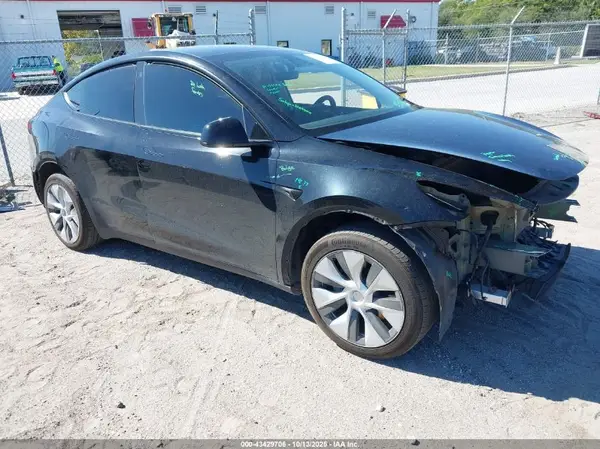 7SAYGDEE2PF598780 2023 TESLA MODEL Y - Image 1