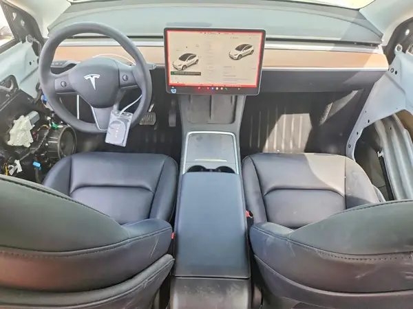 7SAYGDEE2PF600897 2023 TESLA MODEL Y - Image 8