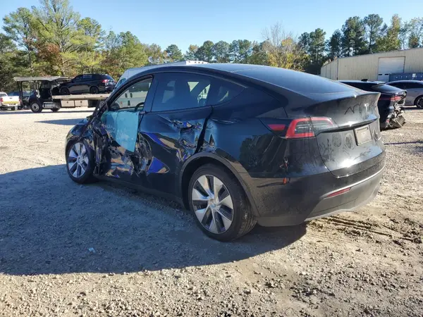 7SAYGDEE2PF604965 2023 TESLA MODEL Y - Image 2