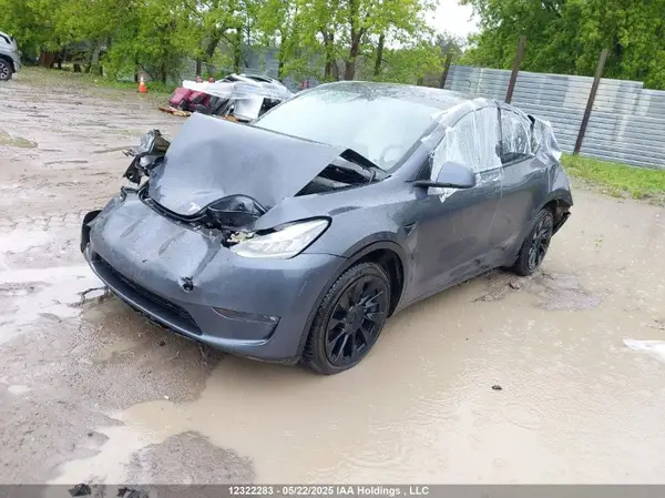 7SAYGDEE2PF605677 2023 TESLA MODEL Y - Image 2