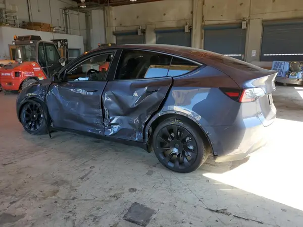 7SAYGDEE2PF609311 2023 TESLA MODEL Y - Image 2