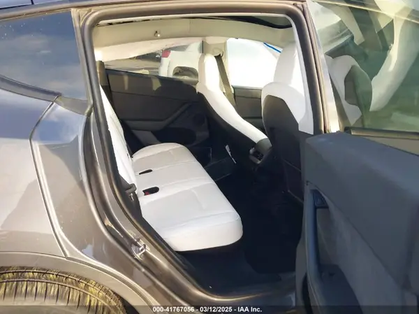 7SAYGDEE2PF609969 2023 TESLA MODEL Y - Image 8