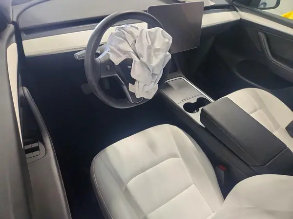 7SAYGDEE2PF610247 2023 TESLA MODEL Y - Image 8