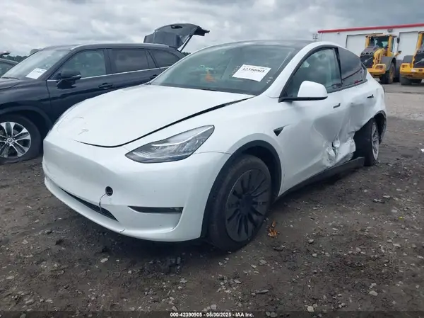7SAYGDEE2PF610507 2023 TESLA MODEL Y - Image 2