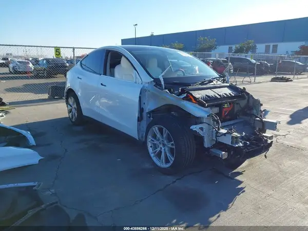 7SAYGDEE2PF613276 2023 TESLA MODEL Y - Image 1