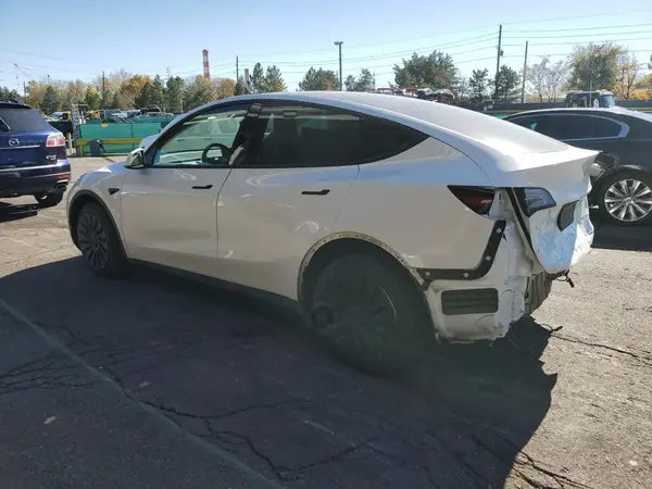 7SAYGDEE2PF614539 2023 TESLA MODEL Y - Image 2