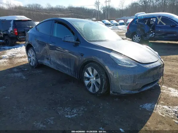 7SAYGDEE2PF616615 2023 TESLA MODEL Y - Image 1
