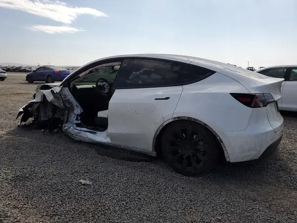 7SAYGDEE2PF621930 2023 TESLA MODEL Y - Image 2