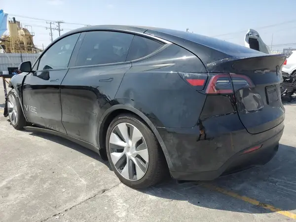 7SAYGDEE2PF622060 2023 TESLA MODEL Y - Image 2