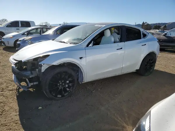 7SAYGDEE2PF627579 2023 TESLA MODEL Y - Image 1